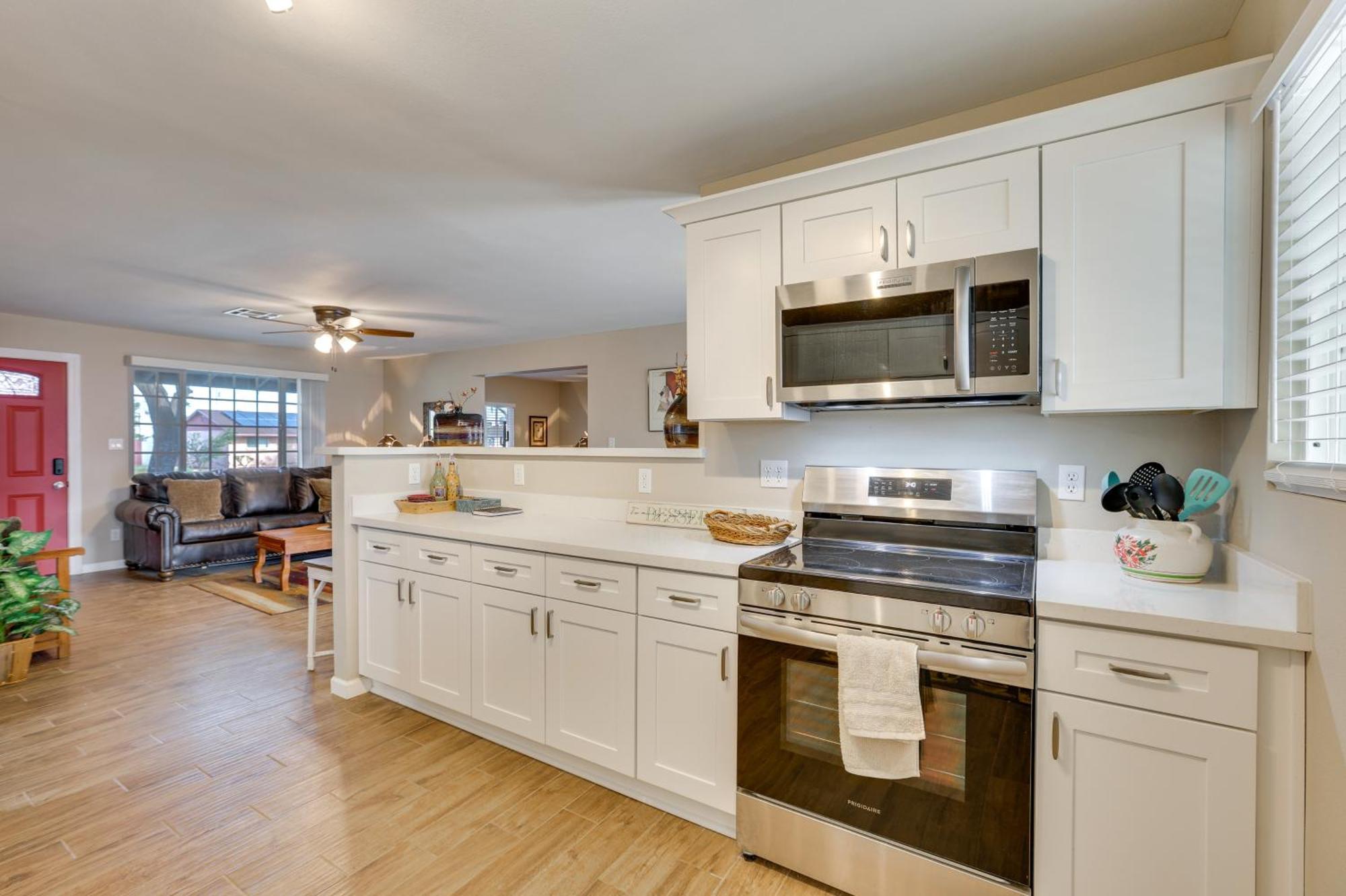 Centrally Located Oasis 1 Mi To Shadow Mountain!